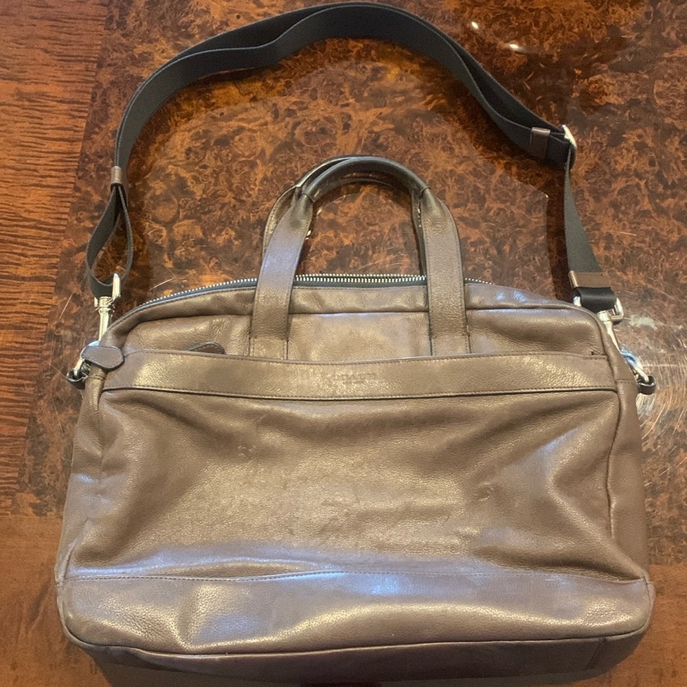 Mens brown leather Coach briefcase with adjustable shoulder straps!
